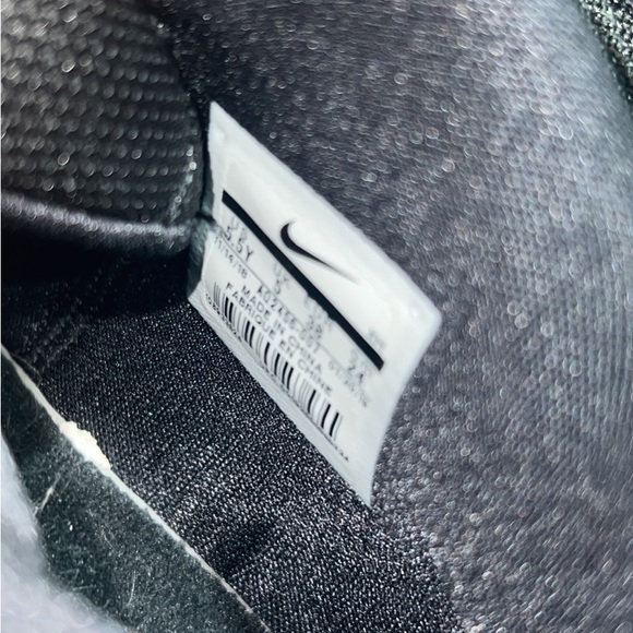 KYRIE 5 (GS) Basketball Shoe - Picture 7 of 10